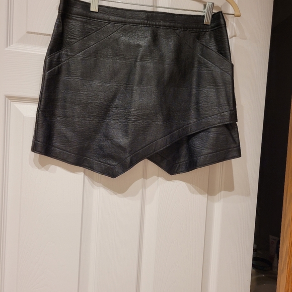 Skirt - Picture 1 of 3